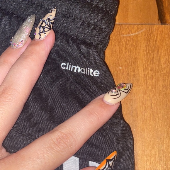 NWOT- ADIDAS CLIMALITE SHORTS - SIZE SMALL (8) - Picture 6 of 6